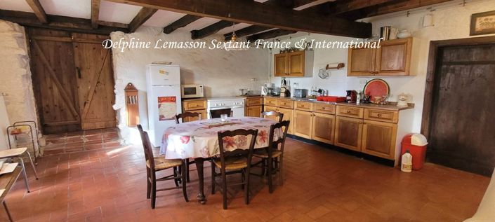 Image No.8-5 Bed Property for sale