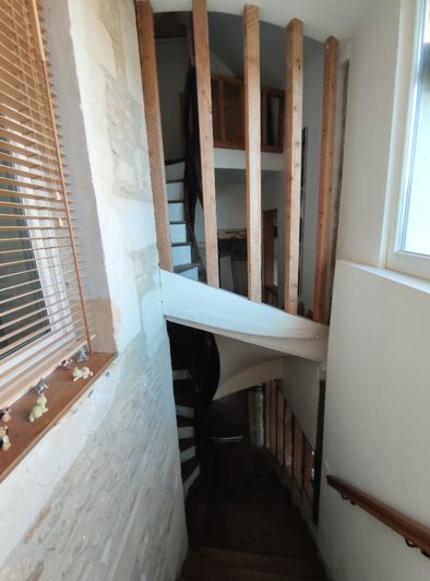 Image No.18-10 Bed Property for sale