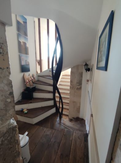 Image No.7-10 Bed Property for sale