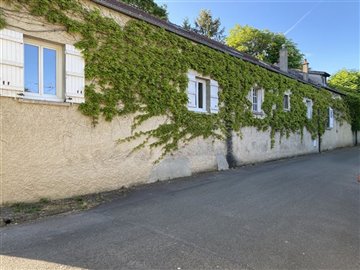 1 - Septeuil, Property