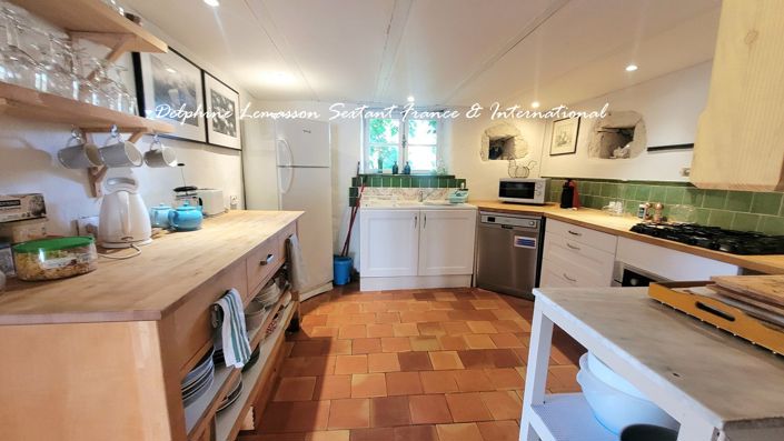 Image No.16-7 Bed Property for sale