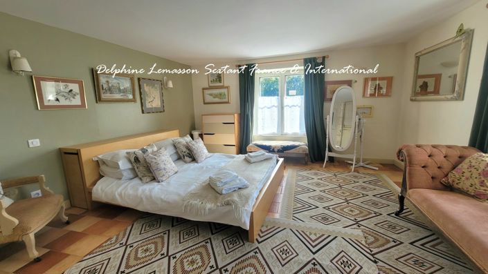 Image No.17-7 Bed Property for sale