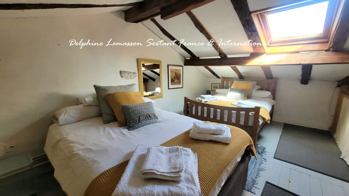 Image No.22-7 Bed Property for sale