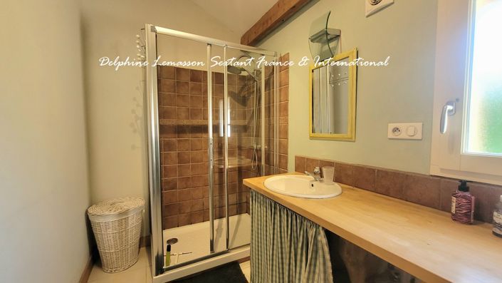 Image No.29-7 Bed Property for sale