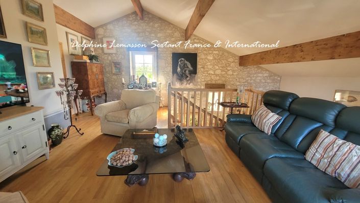 Image No.32-7 Bed Property for sale