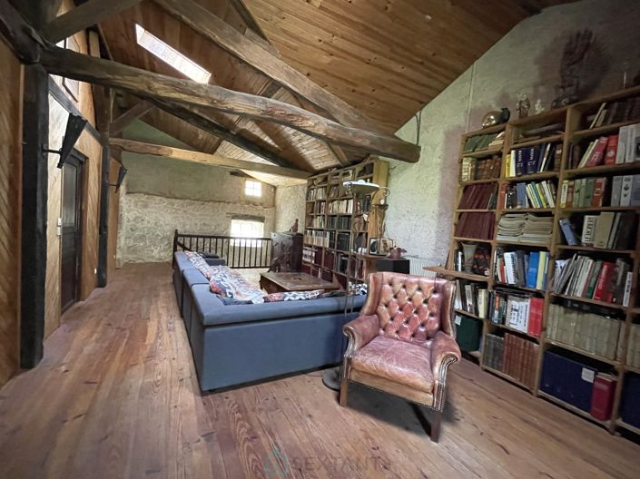 Image No.17-5 Bed Property for sale