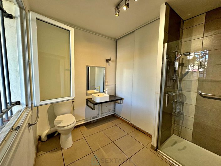 Image No.10-5 Bed Property for sale