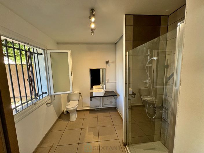 Image No.11-5 Bed Property for sale