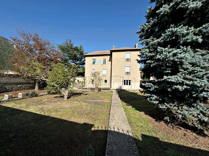 Image No.2-5 Bed Property for sale