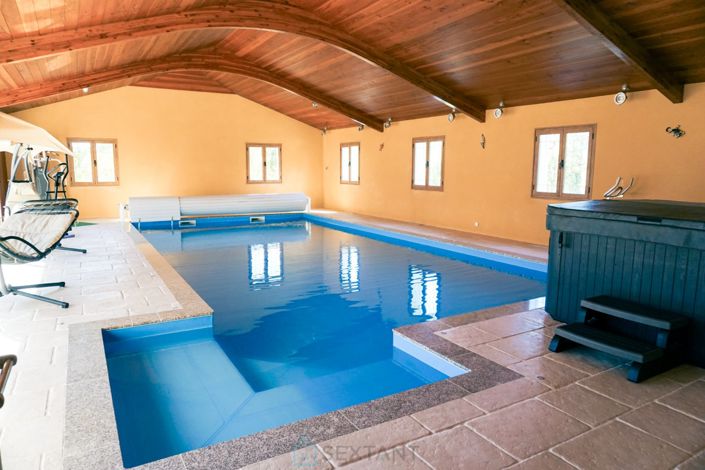 Image No.14-6 Bed Property for sale