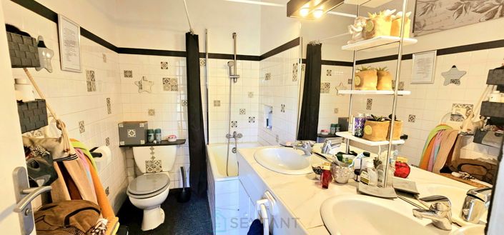 Image No.10-3 Bed House for sale