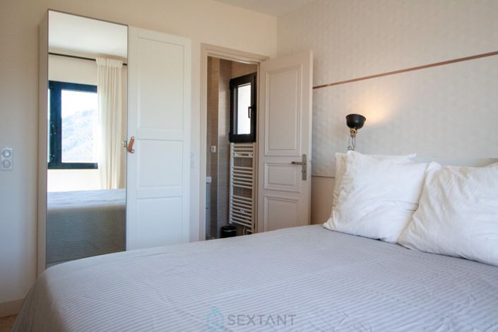 Image No.11-6 Bed House for sale