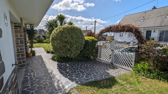 Image No.30-5 Bed Property for sale