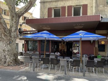 1 - Istres, Bar