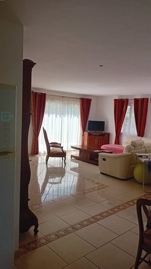 Image No.15-3 Bed Property for sale