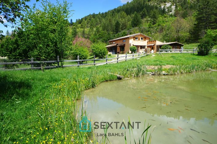 Image No.1-4 Bed Property for sale
