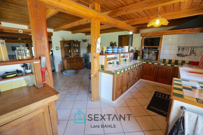 Image No.5-4 Bed Property for sale