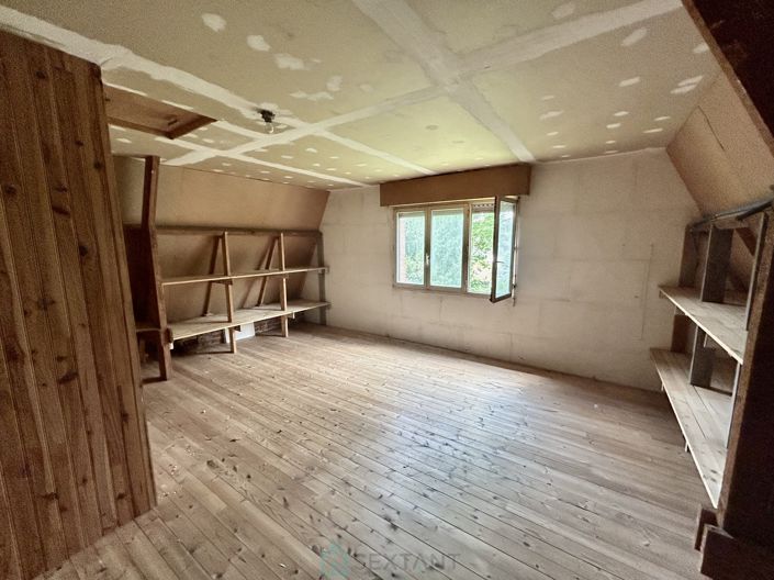 Image No.8-5 Bed House for sale