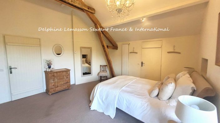 Image No.10-7 Bed Property for sale