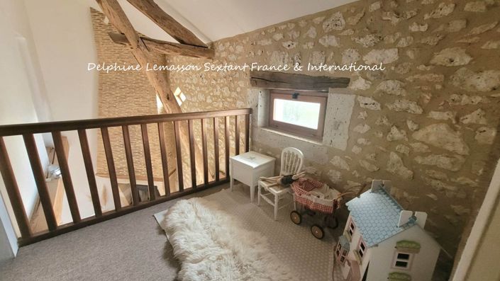 Image No.12-7 Bed Property for sale