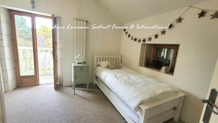 Image No.15-7 Bed Property for sale