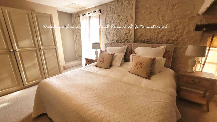 Image No.25-7 Bed Property for sale