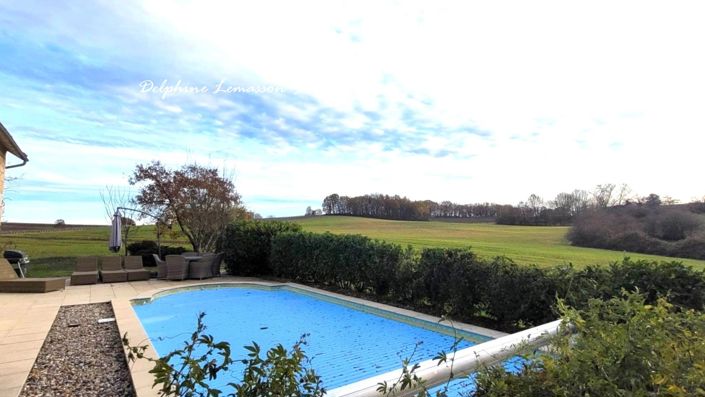 Image No.5-7 Bed Property for sale