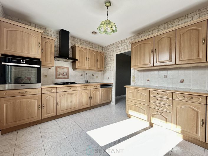 Image No.5-2 Bed House for sale