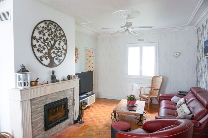 Image No.10-3 Bed House for sale