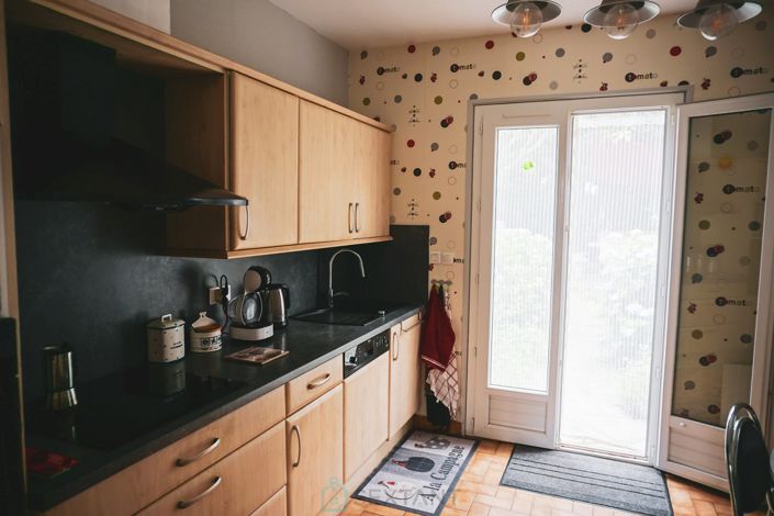 Image No.11-3 Bed House for sale