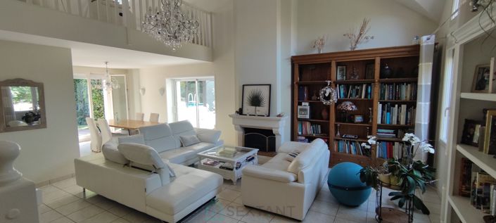 Image No.2-6 Bed House for sale