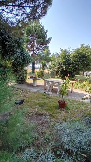 Image No.4-4 Bed Property for sale