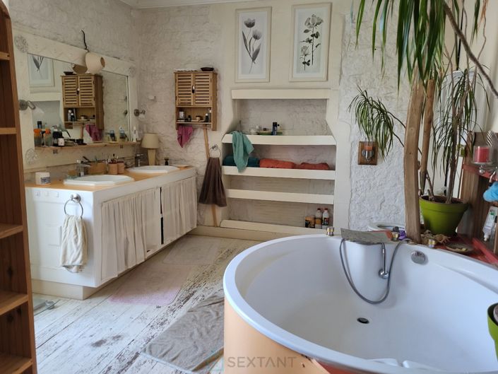 Image No.12-7 Bed House for sale