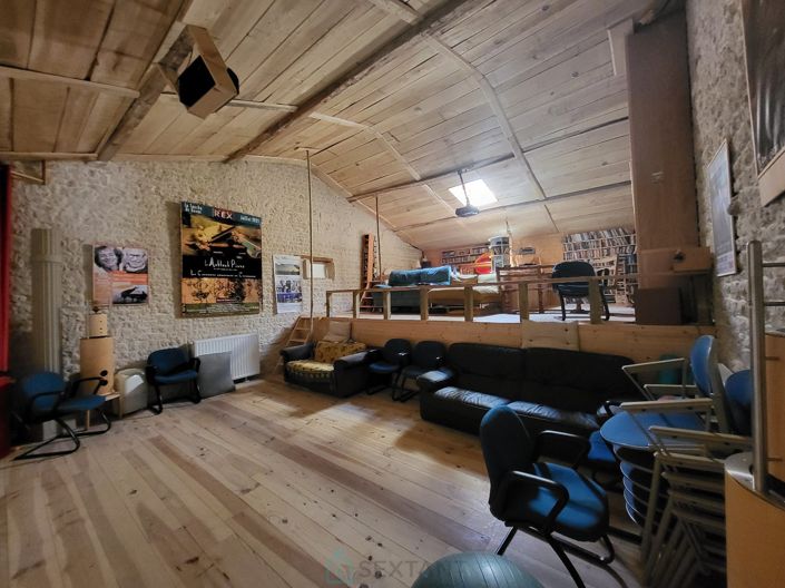 Image No.8-7 Bed House for sale