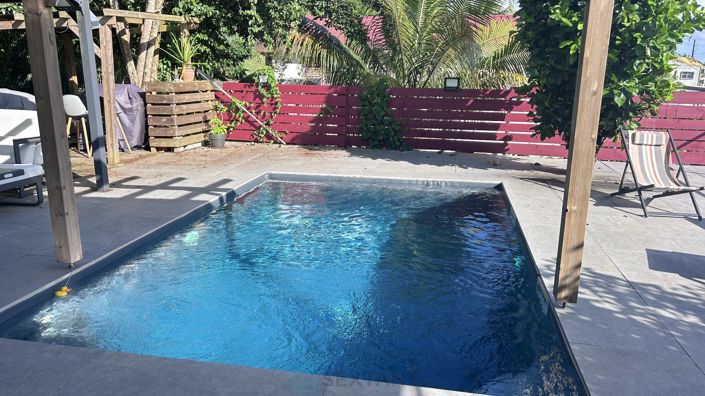 Image No.6-Propriété de 6 chambres à vendre à Fort-de-France