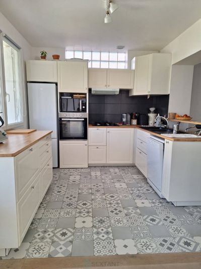 Image No.8-4 Bed Property for sale