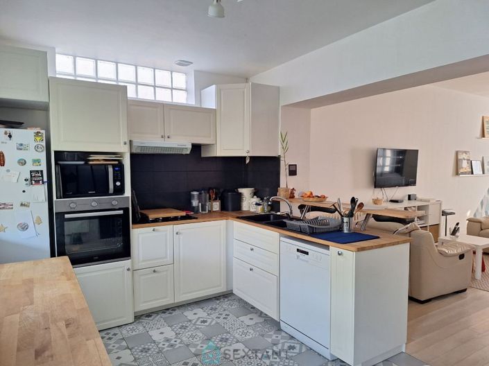 Image No.1-4 Bed Property for sale