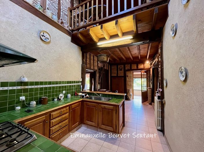 Image No.11-4 Bed Property for sale