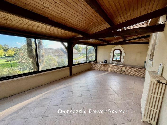 Image No.1-4 Bed Property for sale