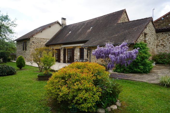 Image No.1-4 Bed Property for sale