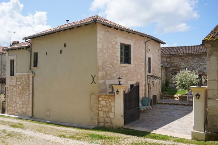 Image No.1-Propriété de 3 chambres à vendre à Brantôme