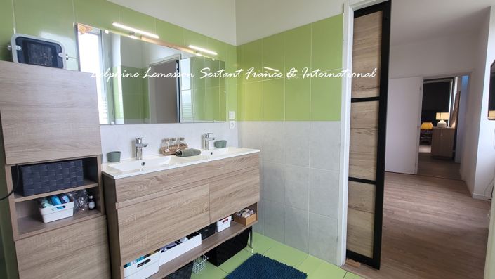 Image No.10-Propriété de 8 chambres à vendre à Vélines