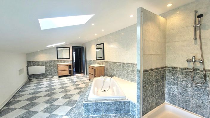 Image No.23-Propriété de 8 chambres à vendre à Vélines