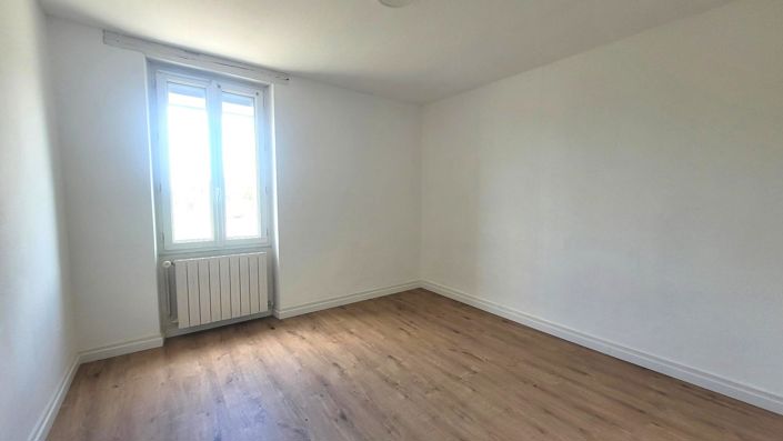 Image No.25-Propriété de 8 chambres à vendre à Vélines