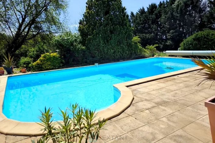 Image No.1-6 Bed House for sale