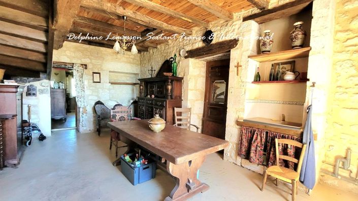 Image No.10-8 Bed Property for sale