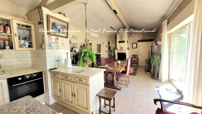 Image No.18-8 Bed Property for sale