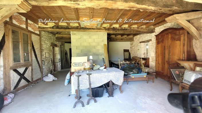 Image No.21-8 Bed Property for sale