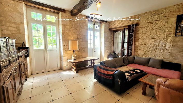 Image No.8-8 Bed Property for sale