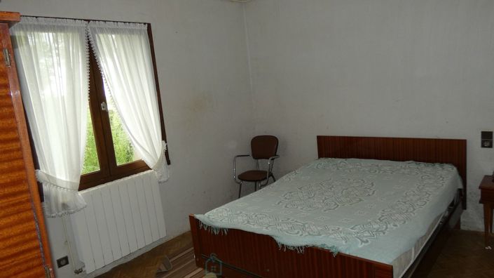 Image No.9-6 Bed Property for sale